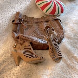 Brown FAUX leather sandals by D.